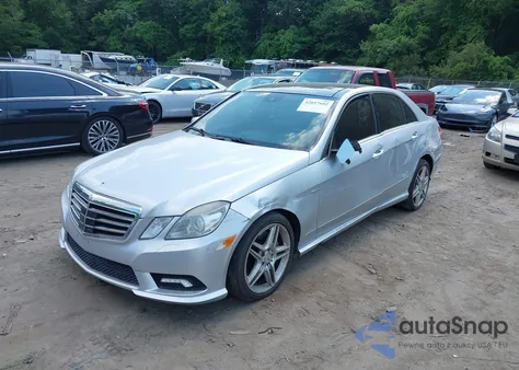 2010 Mercedes-Benz E 550 4Matic из США, поврежденный, VIN WDDHF9AB3AA131642